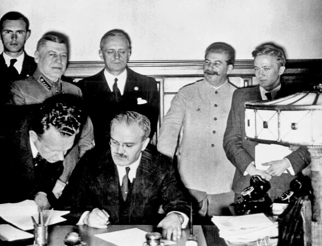 Stalin's Strategic Calculus, Unraveling the Motives Behind the Soviet-Nazi Pact